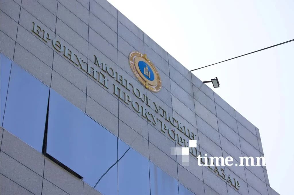 Төмөрлөгийн үйлдвэрийн албан тушаалтнуудад 140 сая төгрөгийн хахууль өгчээ