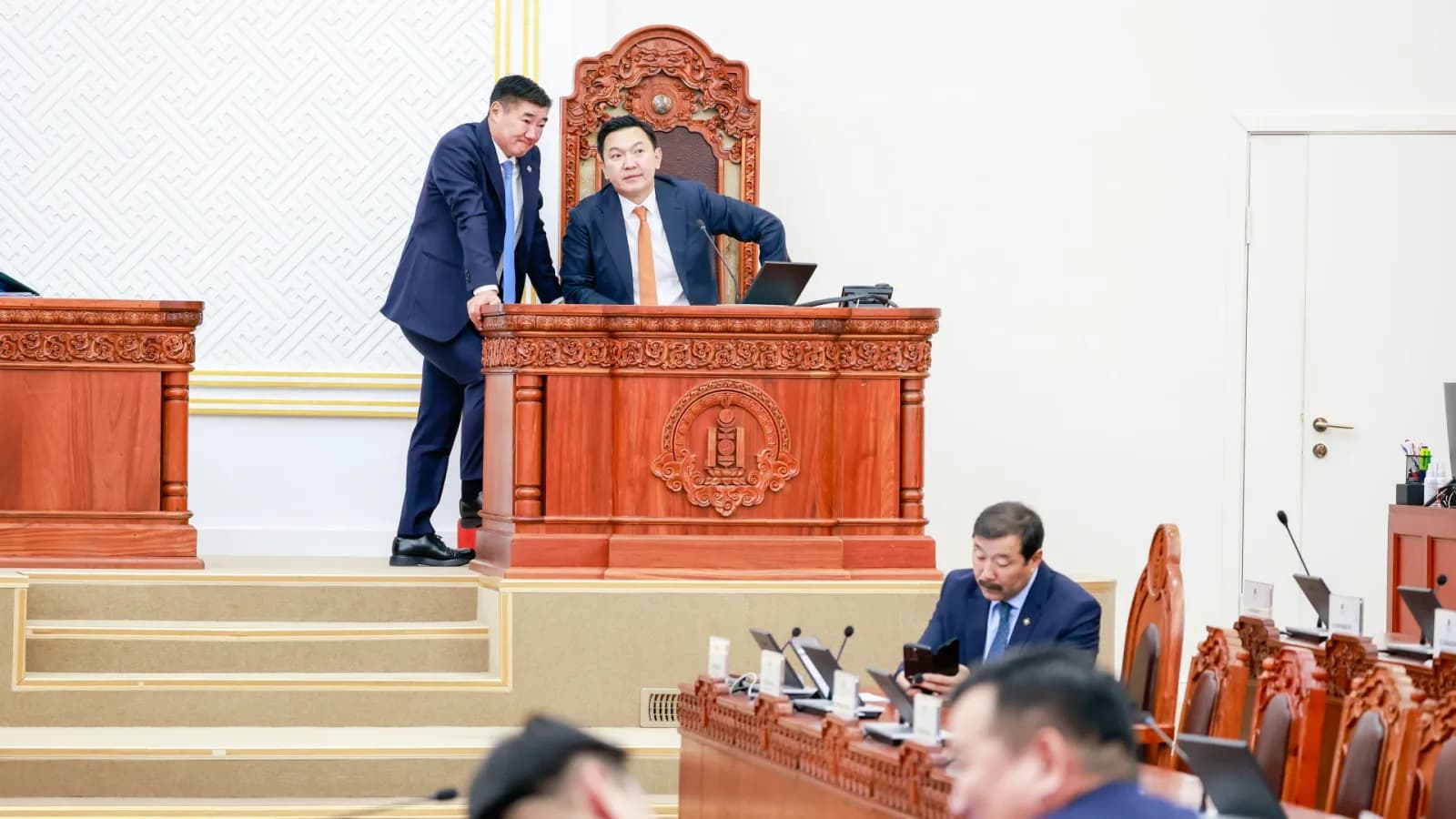 “Оюутолгой”-н ногдол ашгийг зарцуулах саналаа ЗГ буцаан татав